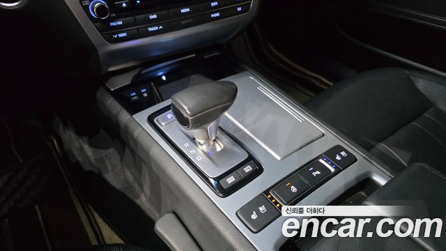 Genesis G80 2017 — photo 9