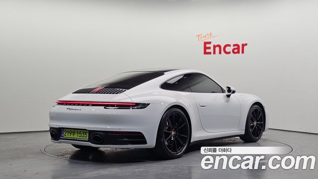 Porsche 911 2020 — photo 2