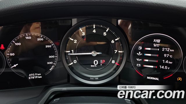 Porsche 911 2020 — photo 11