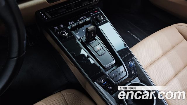 Porsche 911 2020 — photo 12