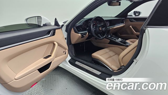 Porsche 911 2020 — photo 13