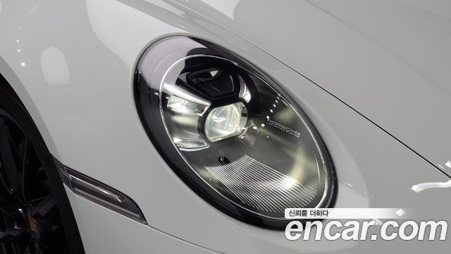 Porsche 911 2020 — photo 8