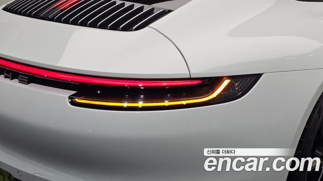 Porsche 911 2020 — photo 9