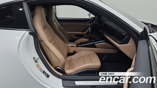 Porsche 911 2020 — photo 16