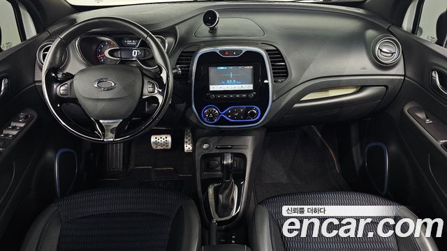Renault Korea QM3 2017 — photo 10