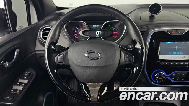 Renault Korea QM3 2017 — photo 19