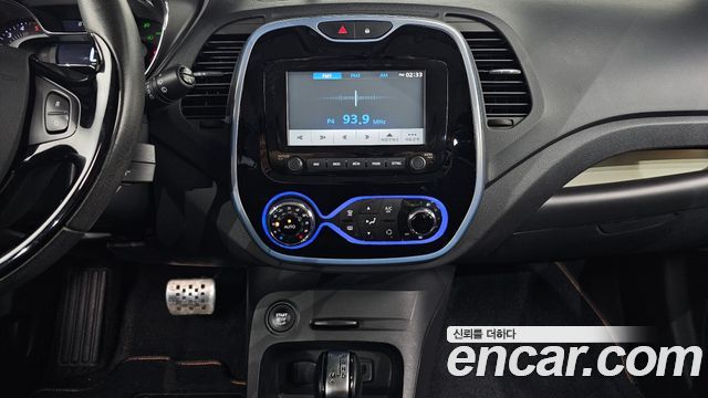 Renault Korea QM3 2017 — photo 20