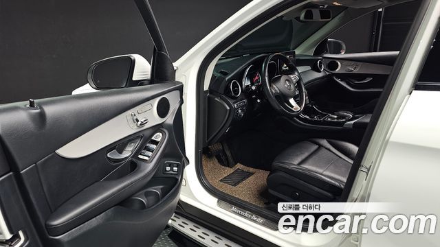 Mercedes-Benz GLC-Class 2019 — photo 13