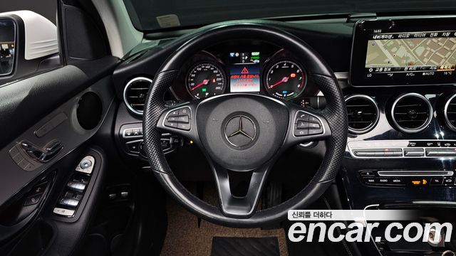 Mercedes-Benz GLC-Class 2019 — photo 19