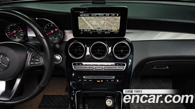 Mercedes-Benz GLC-Class 2019 — photo 20