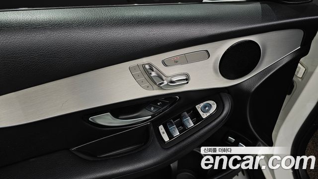 Mercedes-Benz GLC-Class 2019 — photo 28