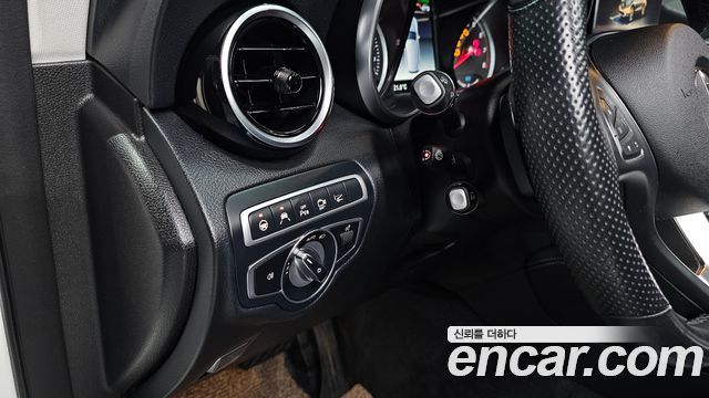Mercedes-Benz GLC-Class 2019 — photo 31
