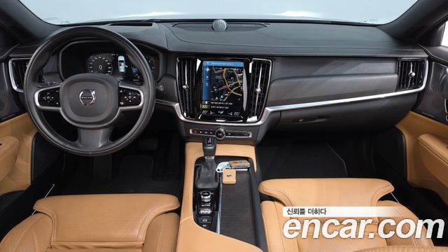 Volvo V90 2017 — photo 1