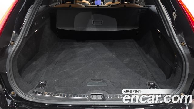 Volvo V90 2017 — photo 20