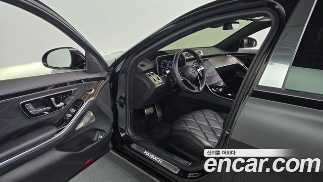 Mercedes-Benz S-Class 2023 — photo 13