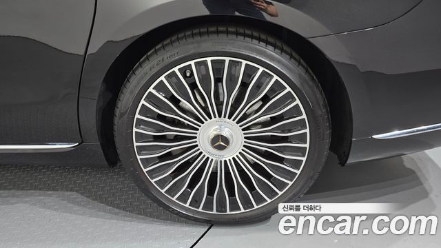 Mercedes-Benz S-Class 2023 — photo 7
