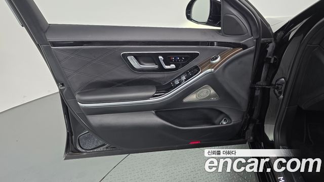 Mercedes-Benz S-Class 2023 — photo 14