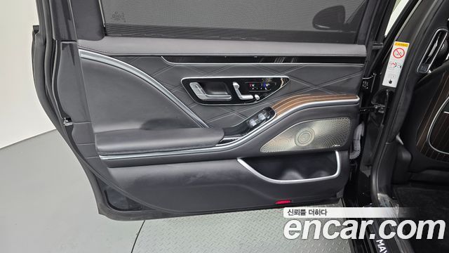 Mercedes-Benz S-Class 2023 — photo 15
