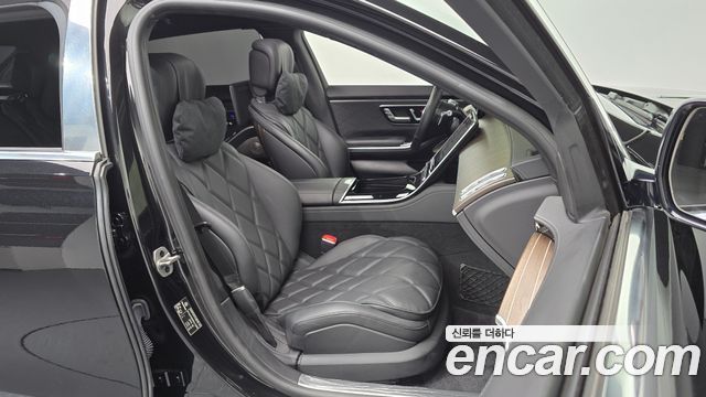 Mercedes-Benz S-Class 2023 — photo 16
