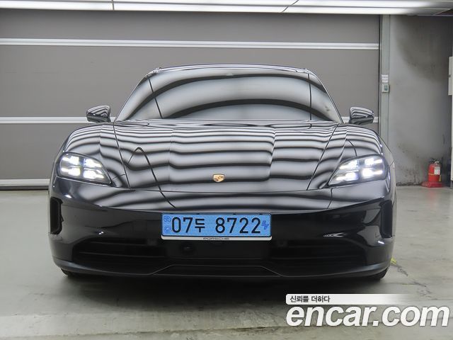 Porsche Taycan 2025 — photo 2