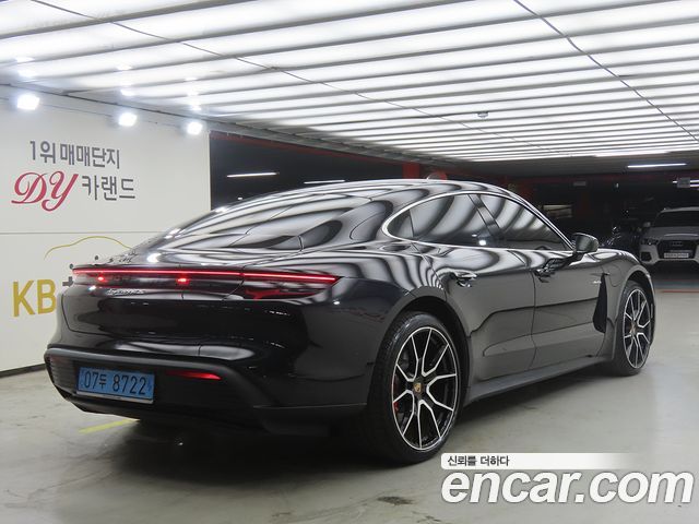 Porsche Taycan 2025 — photo 4