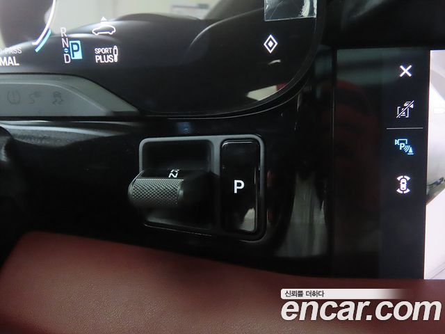 Porsche Taycan 2025 — photo 12