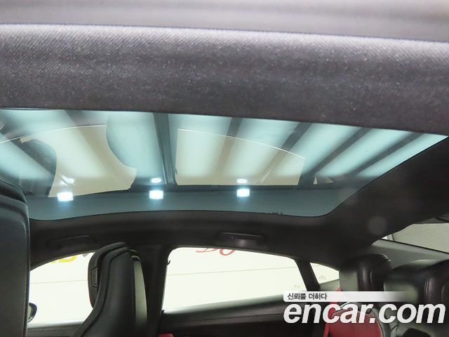 Porsche Taycan 2025 — photo 14