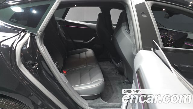 Tesla Model S 2026 — photo 18
