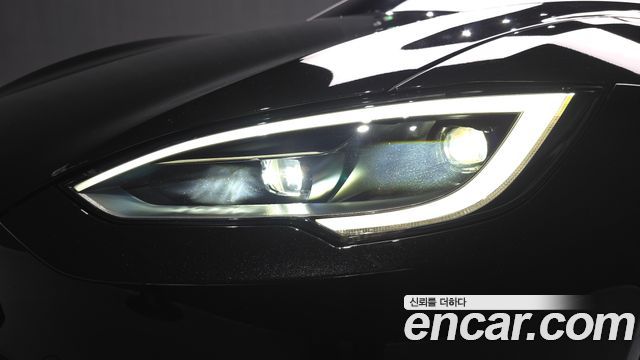 Tesla Model S 2026 — photo 8