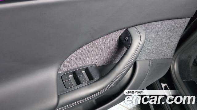 Tesla Model S 2026 — photo 28