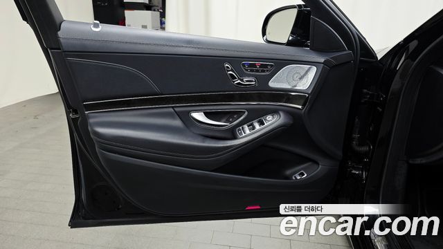 Mercedes-Benz S-Class 2017 — photo 14