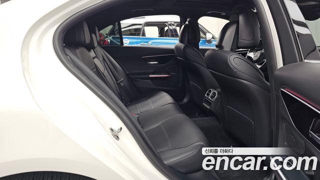 Mercedes-Benz C-Class 2022 — photo 18