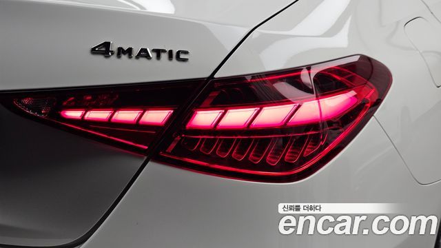 Mercedes-Benz C-Class 2022 — photo 9