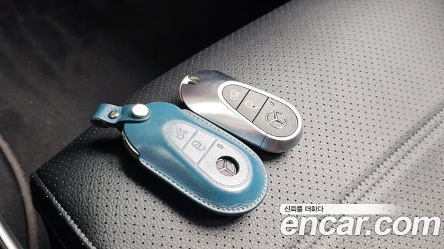 Mercedes-Benz C-Class 2022 — photo 33