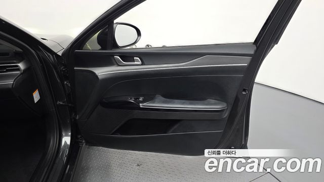 Kia K5 2022 — photo 14