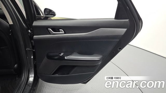 Kia K5 2022 — photo 15