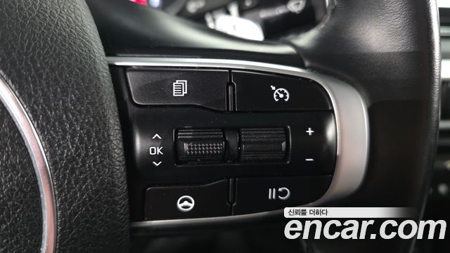 Kia K5 2022 — photo 30