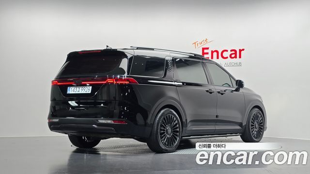 Kia Canival 2023 — photo 2