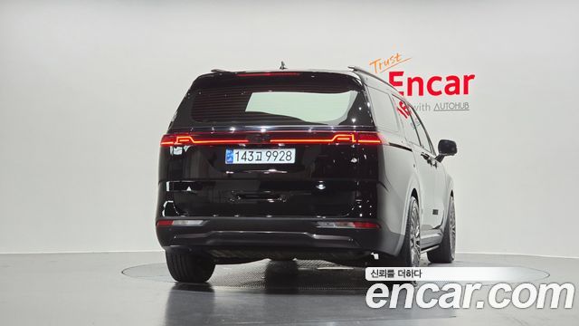 Kia Canival 2023 — photo 4