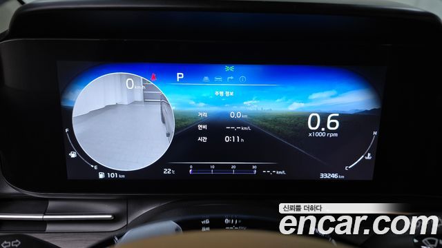 Kia Canival 2023 — photo 11