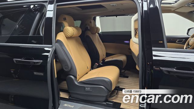 Kia Canival 2023 — photo 17