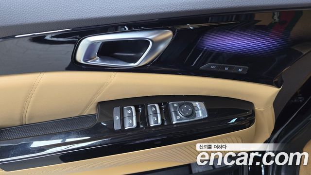 Kia Canival 2023 — photo 25