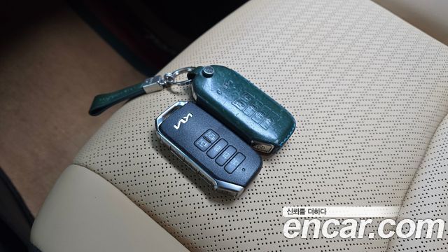 Kia Canival 2023 — photo 26