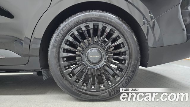 Kia Canival 2023 — photo 7
