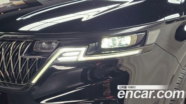 Kia Canival 2023 — photo 8