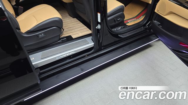 Kia Canival 2023 — photo 30