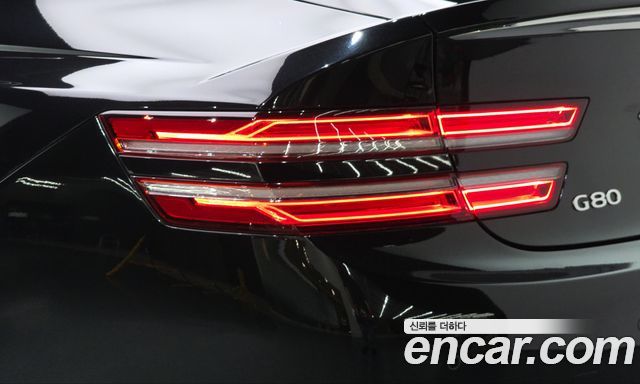 Genesis G80 2022 — photo 9