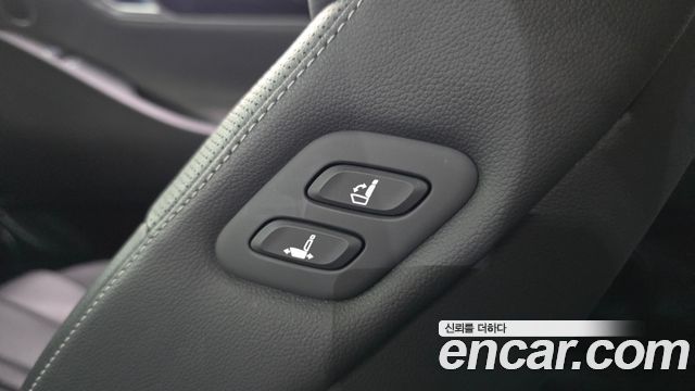 Genesis G80 2022 — photo 31