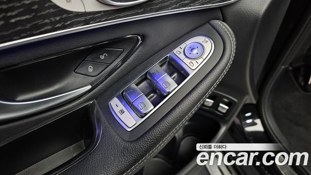 Mercedes-Benz GLC-Class 2021 — photo 27