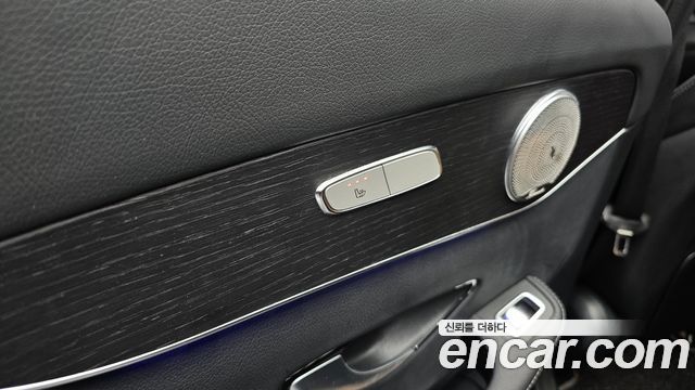 Mercedes-Benz GLC-Class 2021 — photo 29
